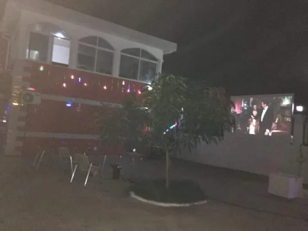 Noche temática - proyección - patio